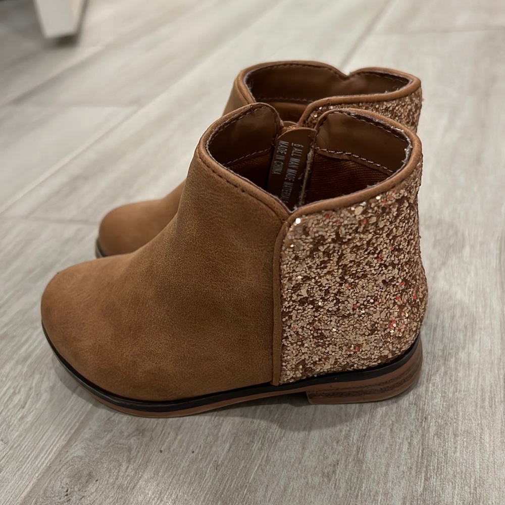 Cat & Jack boots